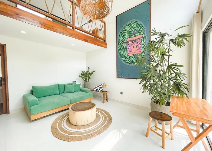 Cari Surf Camp & Studio\'S