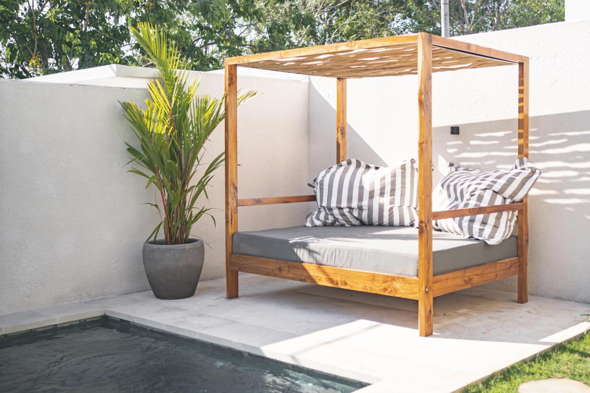 Cari Surf Camp & Studio's 3* Uluwatu (Bali)